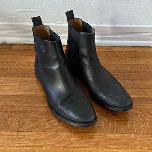 Everlane Chelsea boots 9.5